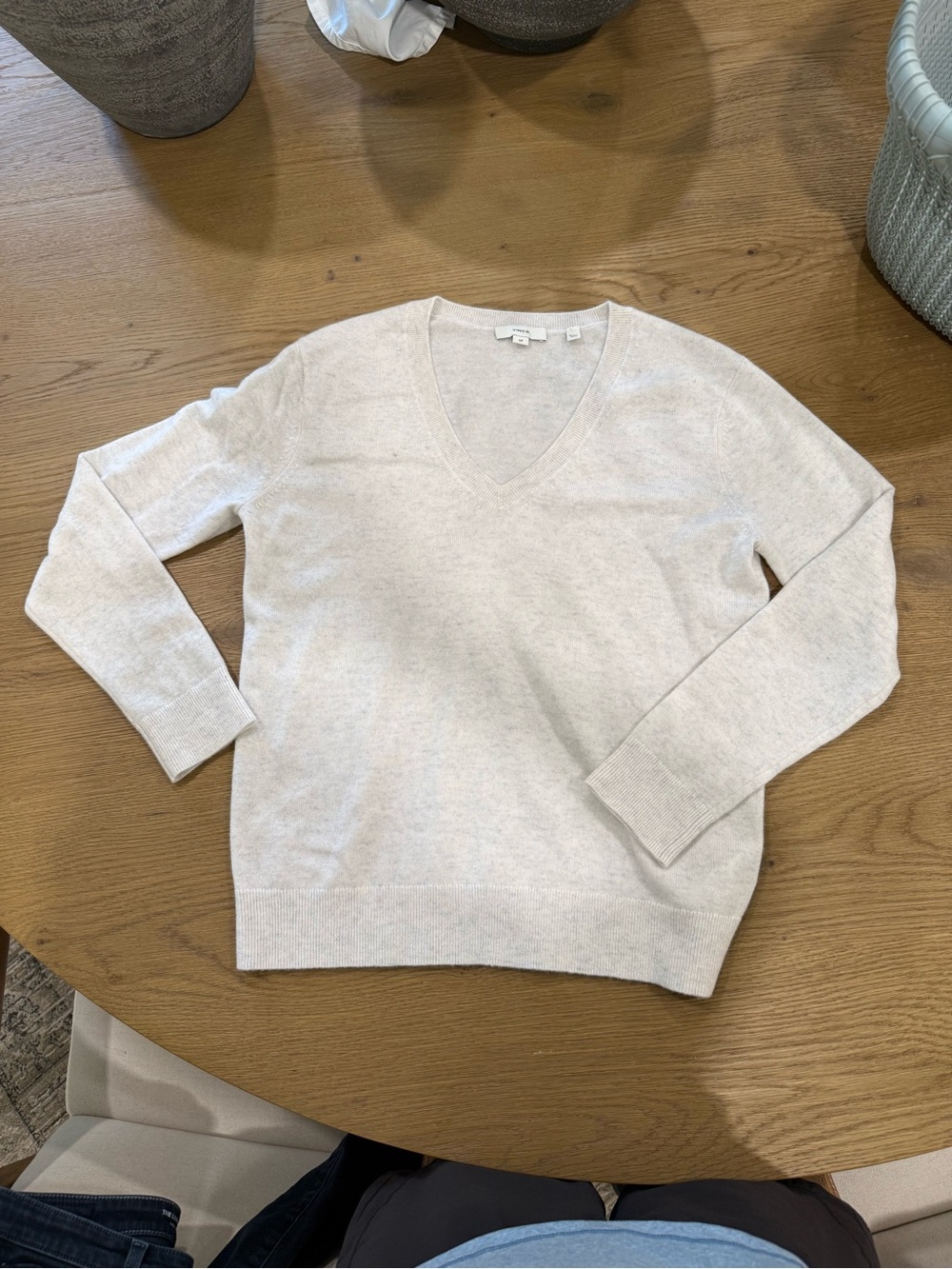 Vince Light Cream V-Neck Cashmere-Blend Sweater